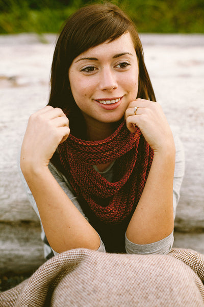 Load image into Gallery viewer, Arbutus Cowl